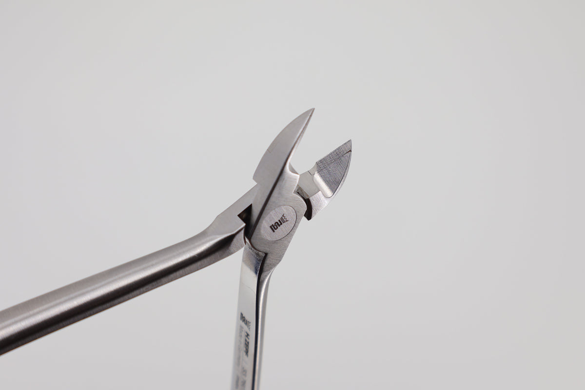 Pin and ligature cutter 11 cm 33.760.02, angled view