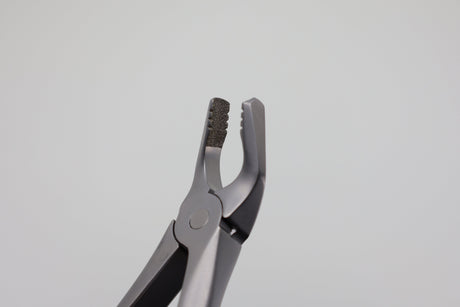 Helmut Zepf 12.218.00ZD #36N Modified extraction forceps - serrated diamond coated jaw close-up
