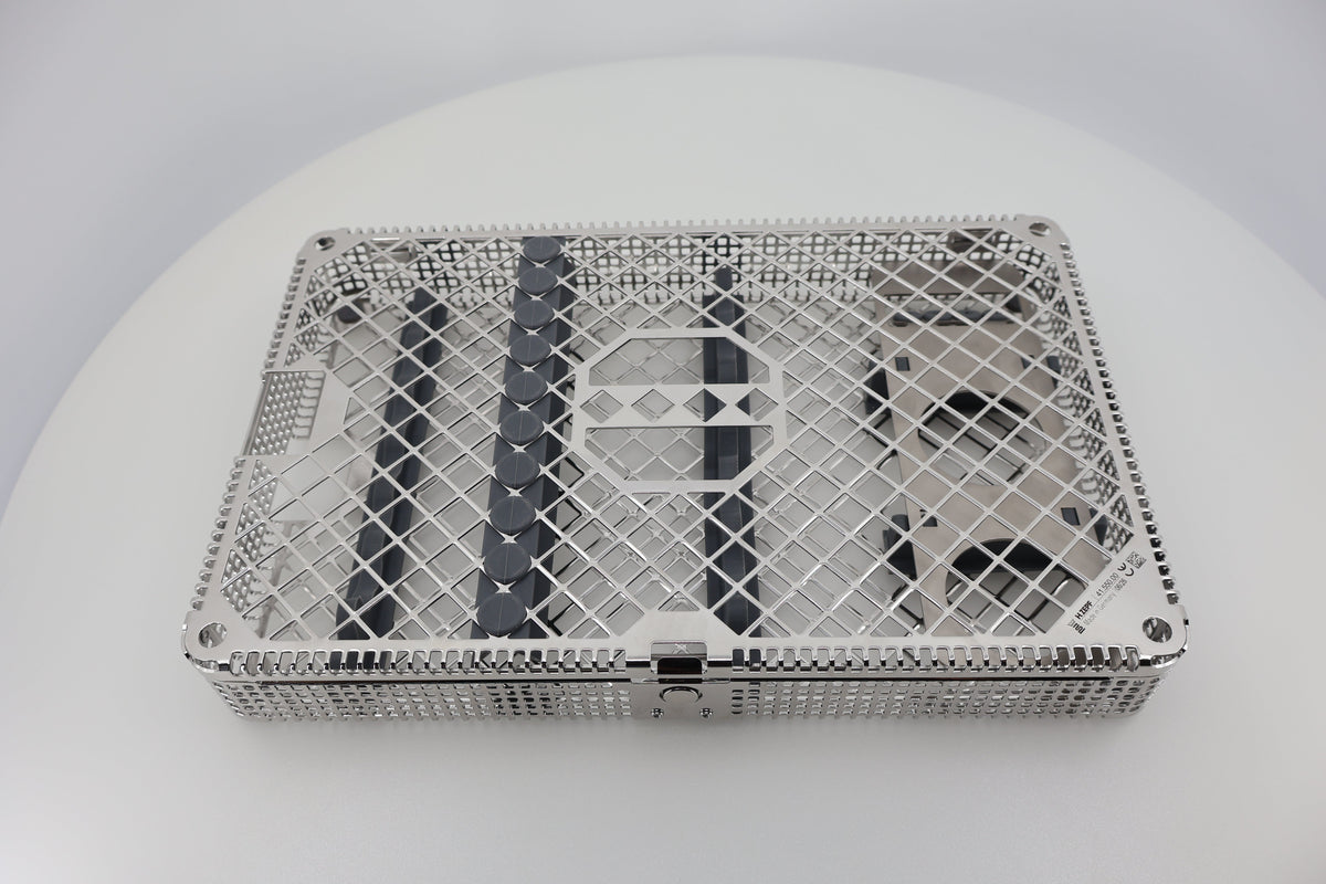 Dental instrument cassette washbasket 85.195.60, closed with lid