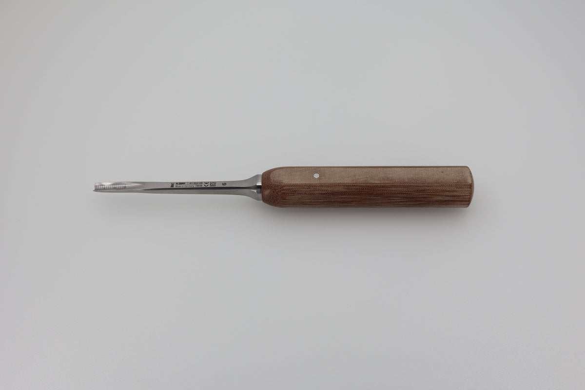 Lexer Mini Gouge 41.552.06 with wooden handle, full view