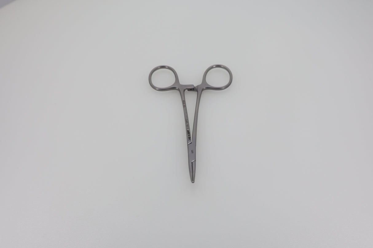 Mosquito hemostatic forceps 23.055.12KFO, vertical full view