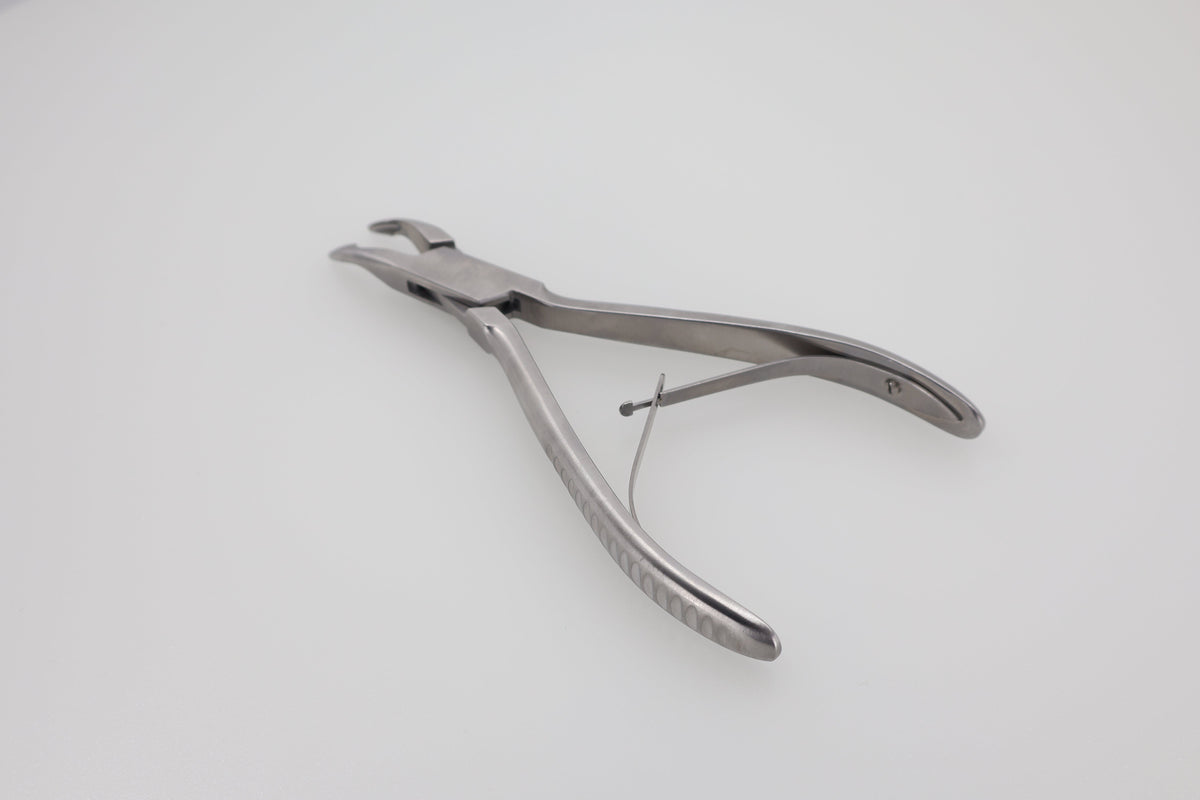 Blumenthal rongeur forceps 42.358.15, angled view