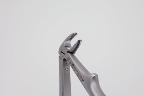 Pediatric extraction forceps #13 Roba 10.685.13, beak detail
