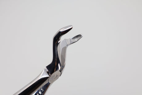 Extraction forceps #67-A upper wisdom teeth 12.067.90, beak detail