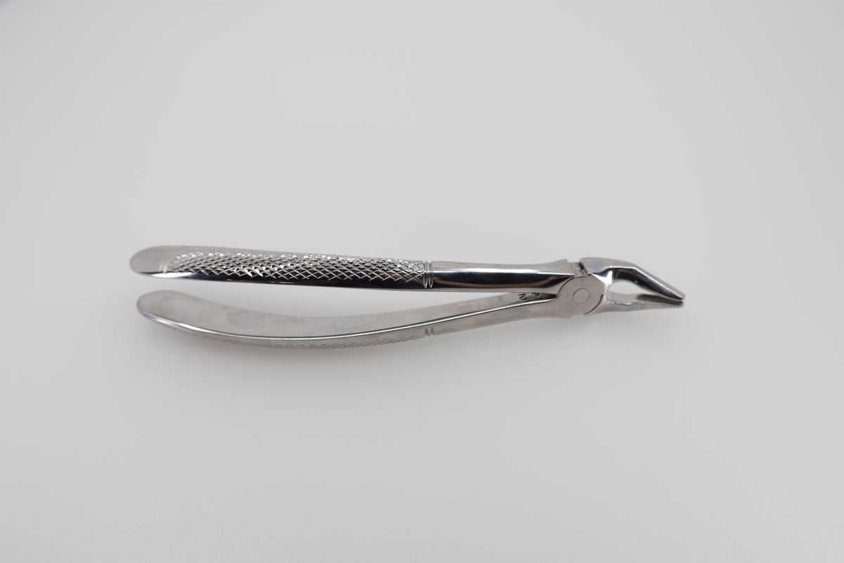 Helmut Zepf #7 upper premolar extraction forceps, side view of serrated handle