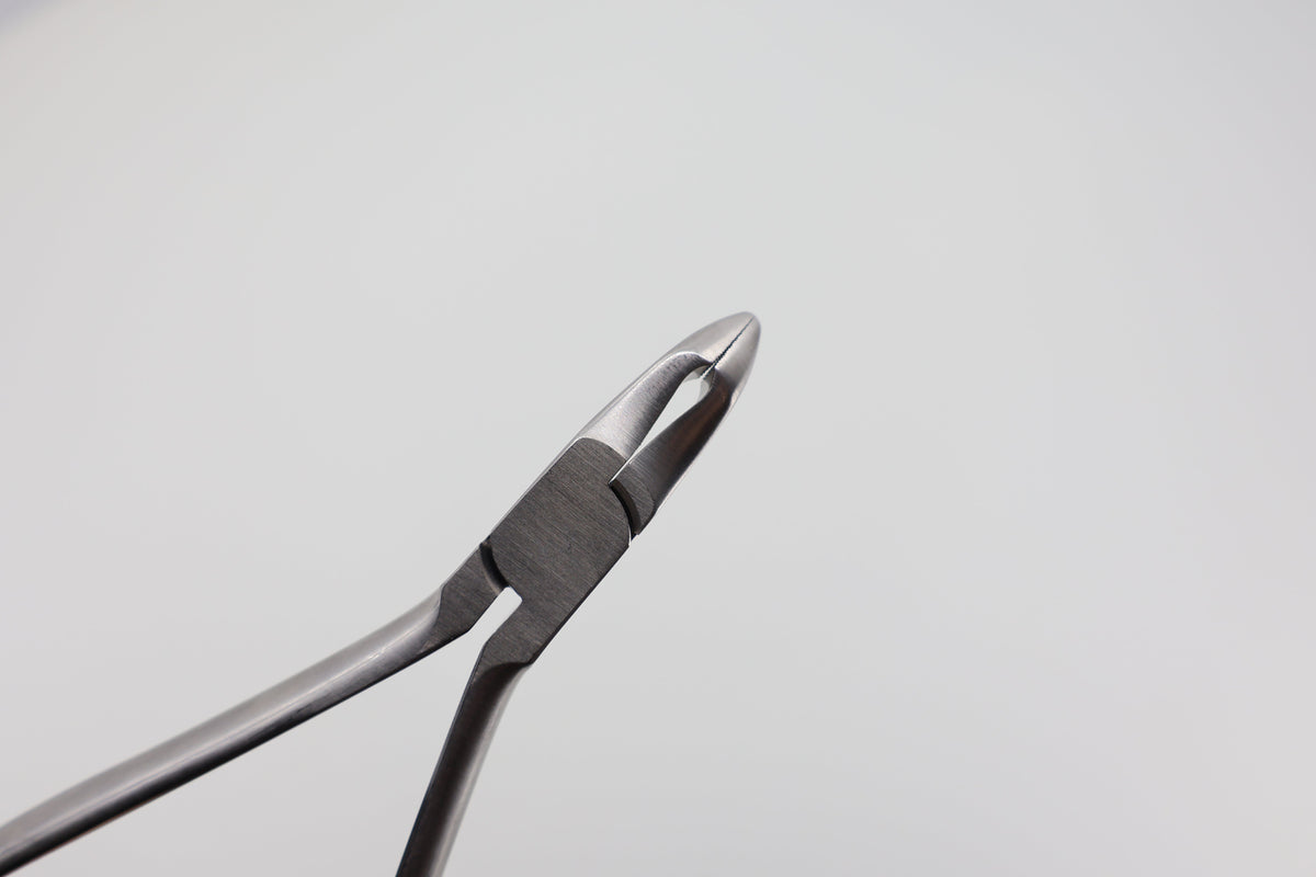 Weingart pliers 33.740.11, tip detail
