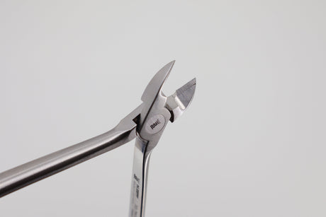 Pin and ligature cutter 11 cm 33.760.02, angled view