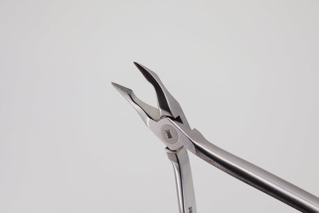 Weingart pliers mini 33.740.12, tip detail