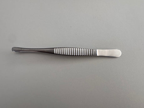 Helmut Zepf Russian tissue forceps 22.610.15, 15 cm, top view showing the wide serrated grip