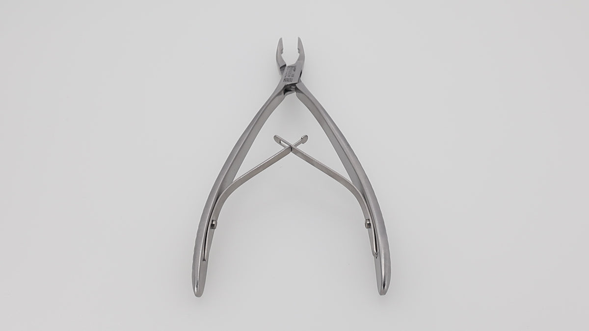 Friedman micro bone rongeur forceps 42.315.16S video