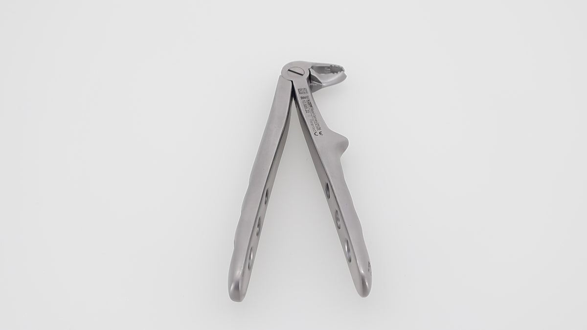 Pediatric extraction forceps #22 Roba 10.685.22 video
